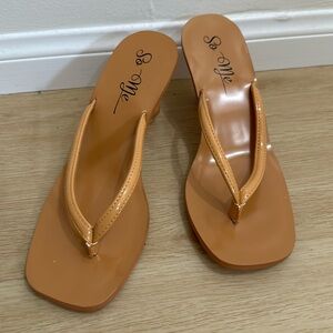 Nice Camel Sandals 🤩